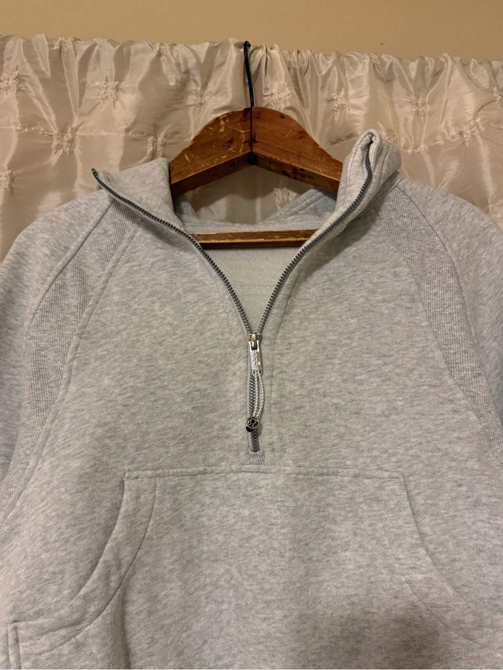 Lululemon Scuba Oversized Half-Zip Hoodie
Heathered Core Medium Grey Sweatshirt - Picture 4 of 14
